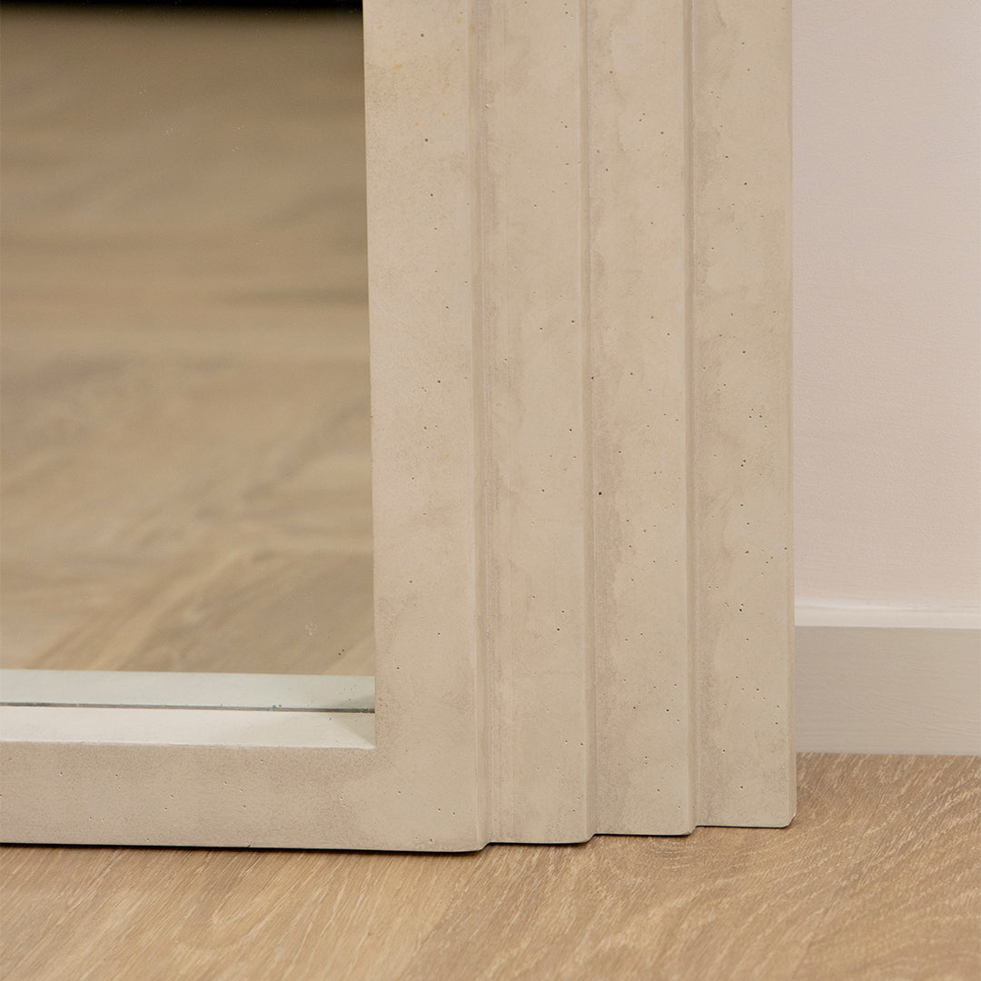 Lustro Full-Length w Kształcie Łuku Luciana - Efekt Betonu Przemysłowego - 180 cm x 110 cm