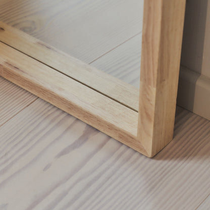 Lustro stojące Lilia z drewna paulowni, naturalne – 170 cm x 80 cm