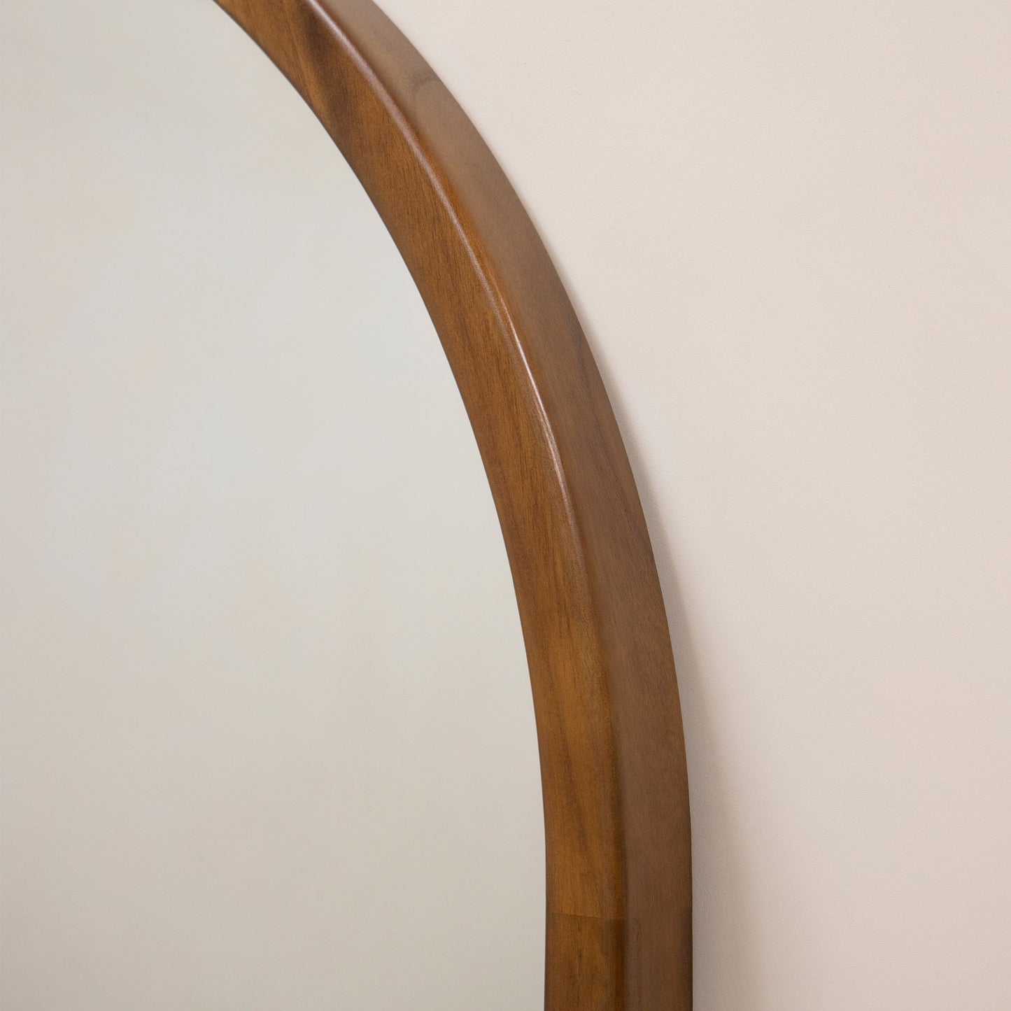 Lustro stojące łukowe Tamara - Eleganckie wykończenie orzechowe, 190 x 110 cm