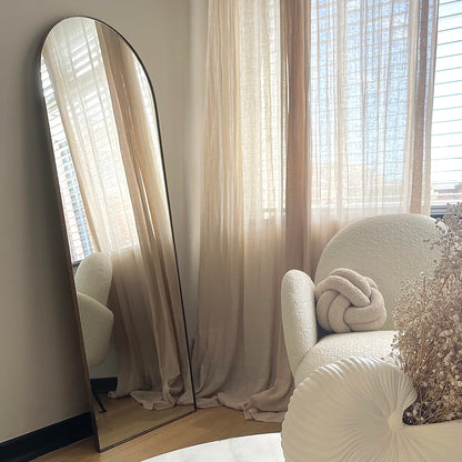 Lustro stojące łukowe Theo - Metalowa rama w kolorze postarzanego złota - 160 x 50 cm