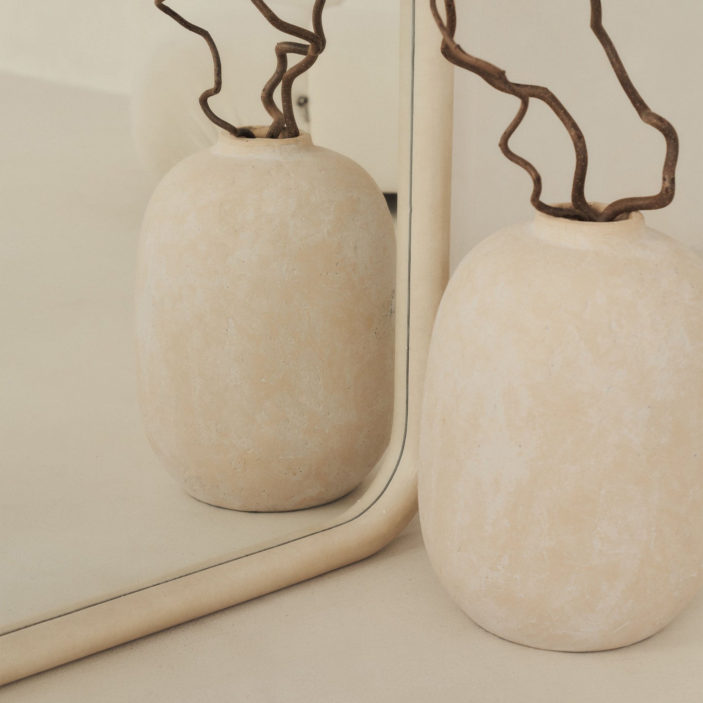 Elis – Duże Lustro Ścienne z Betonową Ramą, Luksusowe Wykończenie, 190 cm x 100 cm